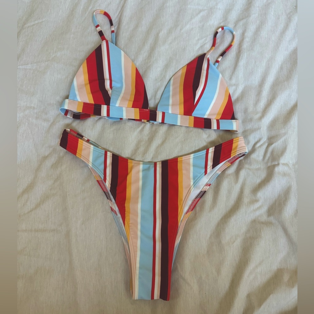 ✨Hollister Matching Striped Bikini✨